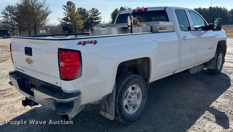 image for item EF2428 2018 Chevrolet Silverado Ext. Cab pickup truck