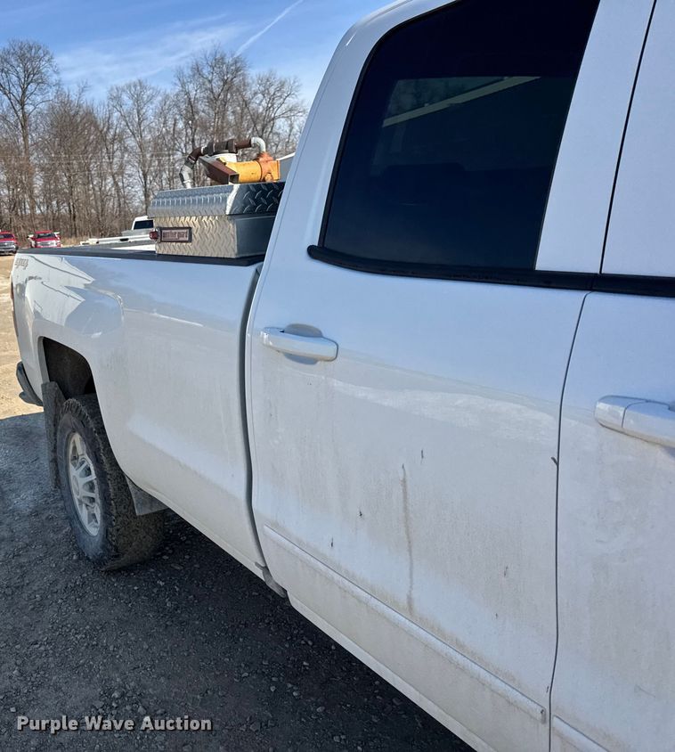 image for item EF2428 2018 Chevrolet Silverado Ext. Cab pickup truck