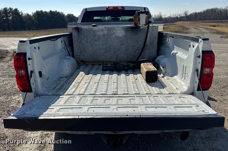 image for item EF2428 2018 Chevrolet Silverado Ext. Cab pickup truck