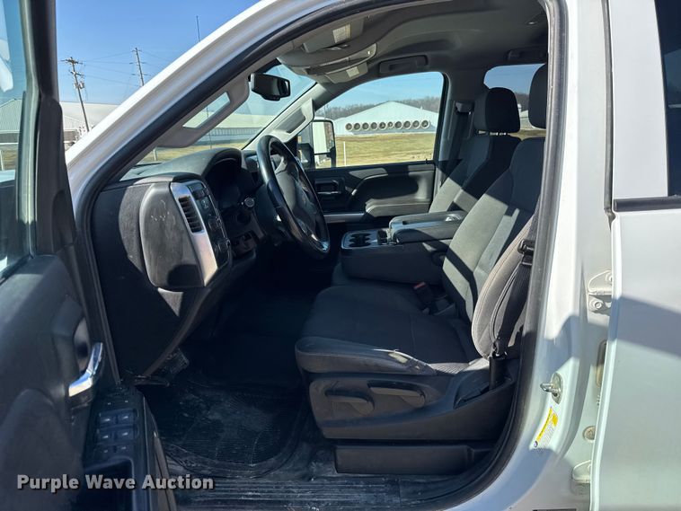 image for item EF2428 2018 Chevrolet Silverado Ext. Cab pickup truck