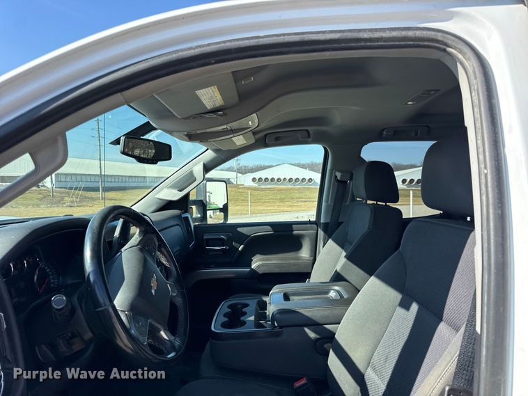 image for item EF2428 2018 Chevrolet Silverado Ext. Cab pickup truck