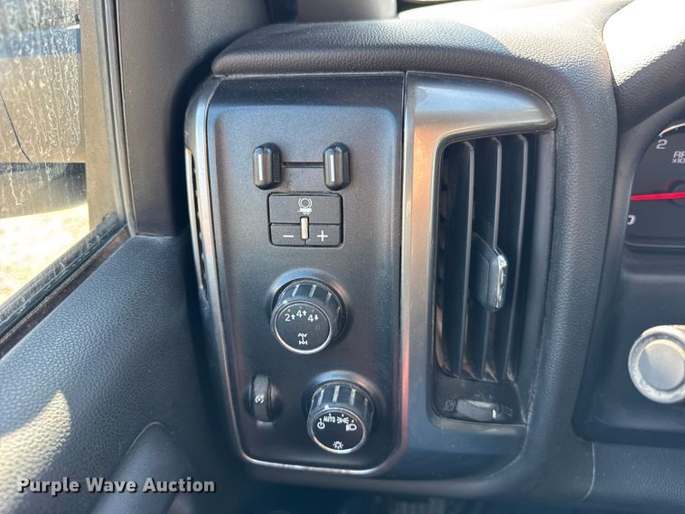 image for item EF2428 2018 Chevrolet Silverado Ext. Cab pickup truck