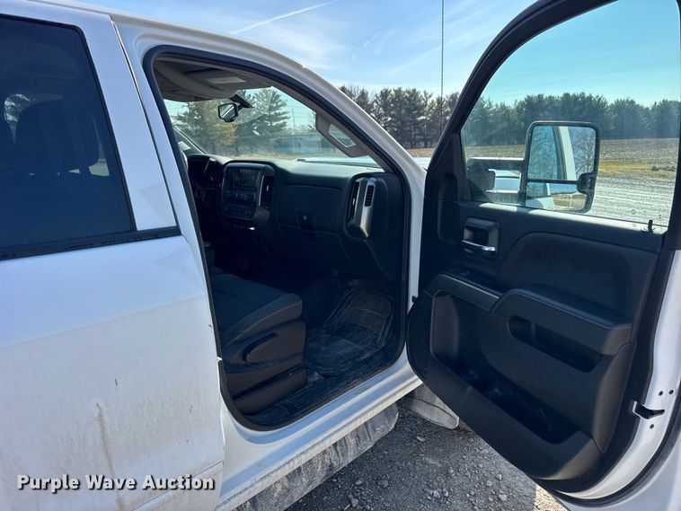 image for item EF2428 2018 Chevrolet Silverado Ext. Cab pickup truck