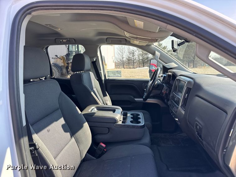 image for item EF2428 2018 Chevrolet Silverado Ext. Cab pickup truck