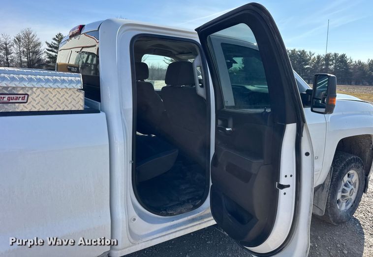 image for item EF2428 2018 Chevrolet Silverado Ext. Cab pickup truck