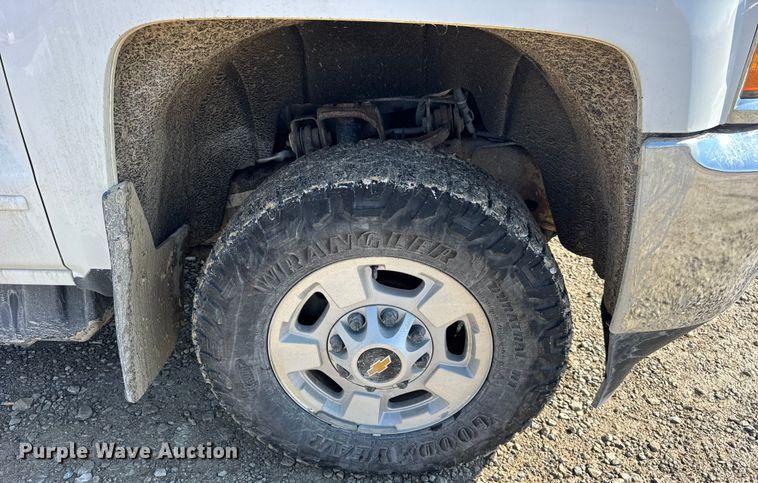 image for item EF2428 2018 Chevrolet Silverado Ext. Cab pickup truck