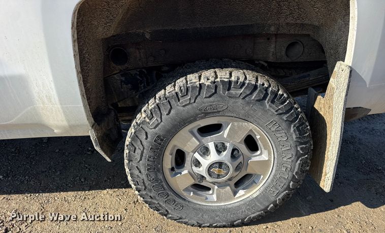 image for item EF2428 2018 Chevrolet Silverado Ext. Cab pickup truck