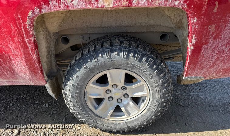 image for item EF2430 2015 Chevrolet Silverado 1500 Ext. Cab pickup truck