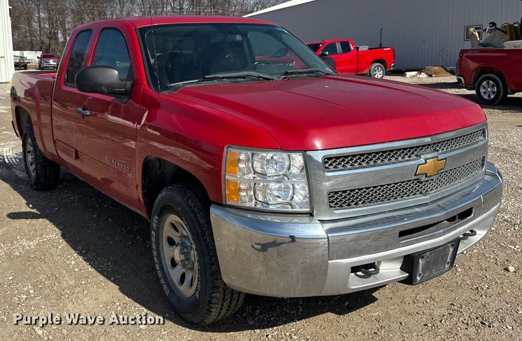 image for item EF2431 2013 Chevrolet Silverado 1500 Ext. Cab pickup truck