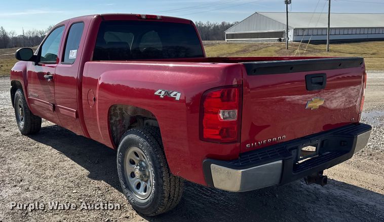 image for item EF2431 2013 Chevrolet Silverado 1500 Ext. Cab pickup truck