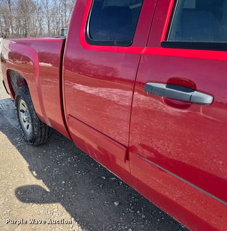 image for item EF2431 2013 Chevrolet Silverado 1500 Ext. Cab pickup truck