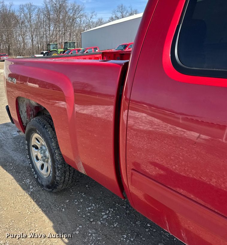 image for item EF2431 2013 Chevrolet Silverado 1500 Ext. Cab pickup truck