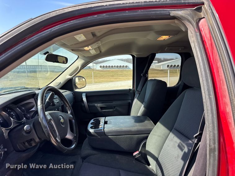 image for item EF2431 2013 Chevrolet Silverado 1500 Ext. Cab pickup truck