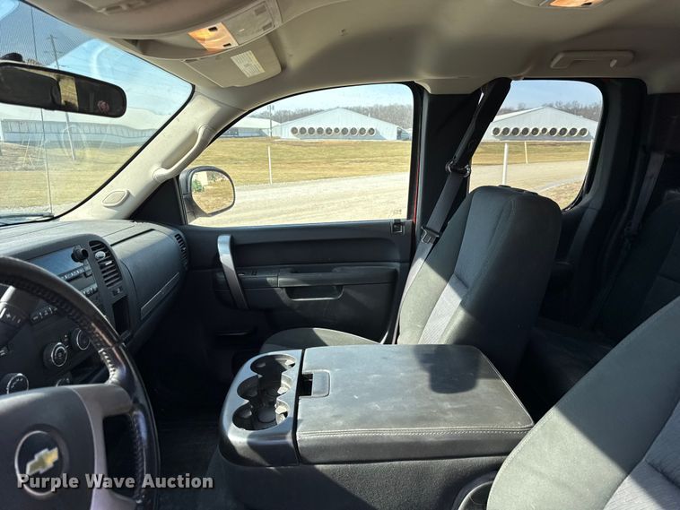 image for item EF2431 2013 Chevrolet Silverado 1500 Ext. Cab pickup truck