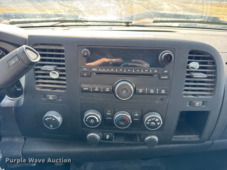 image for item EF2431 2013 Chevrolet Silverado 1500 Ext. Cab pickup truck