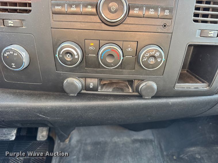 image for item EF2431 2013 Chevrolet Silverado 1500 Ext. Cab pickup truck