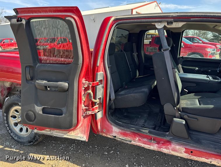 image for item EF2431 2013 Chevrolet Silverado 1500 Ext. Cab pickup truck