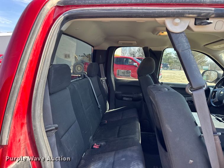 image for item EF2431 2013 Chevrolet Silverado 1500 Ext. Cab pickup truck