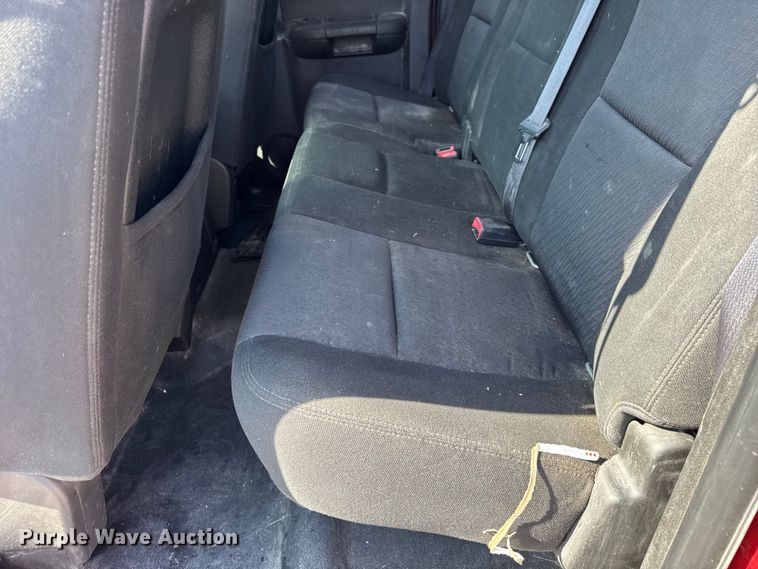 image for item EF2431 2013 Chevrolet Silverado 1500 Ext. Cab pickup truck