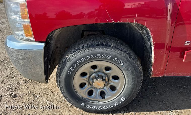 image for item EF2431 2013 Chevrolet Silverado 1500 Ext. Cab pickup truck