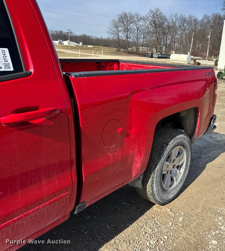image for item EF2432 2018 Chevrolet Silverado 1500 Ext. Cab pickup truck
