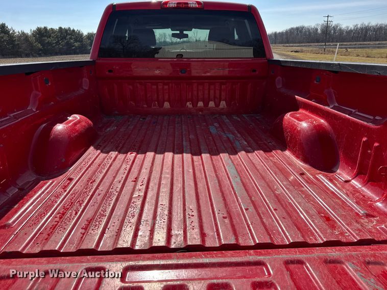 image for item EF2432 2018 Chevrolet Silverado 1500 Ext. Cab pickup truck