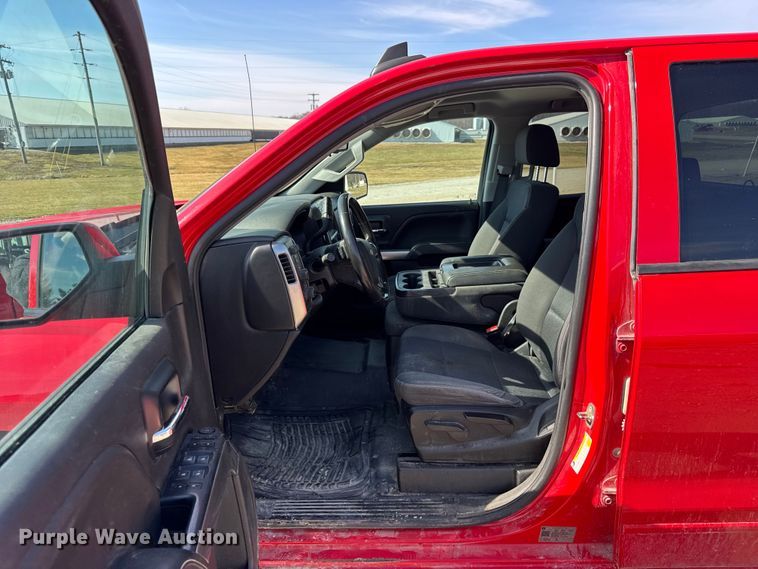 image for item EF2432 2018 Chevrolet Silverado 1500 Ext. Cab pickup truck