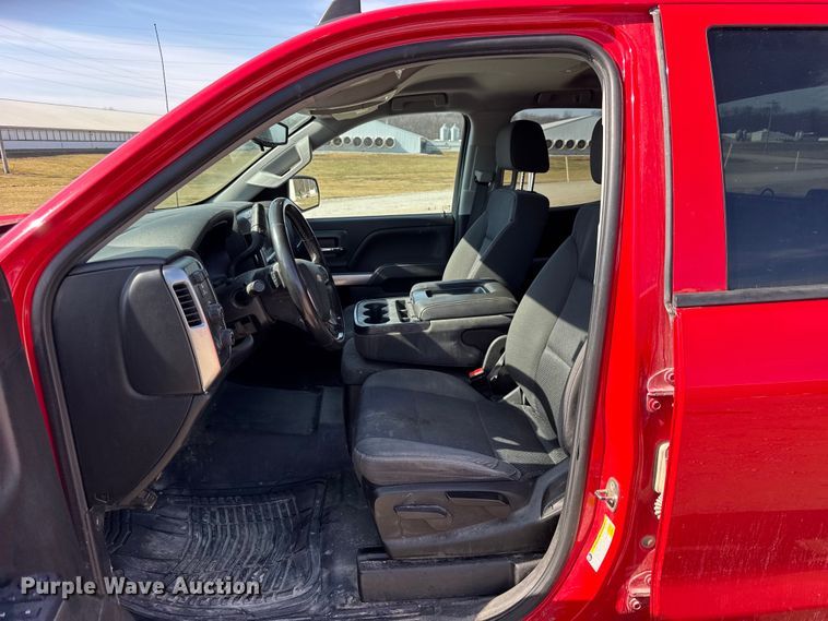 image for item EF2432 2018 Chevrolet Silverado 1500 Ext. Cab pickup truck