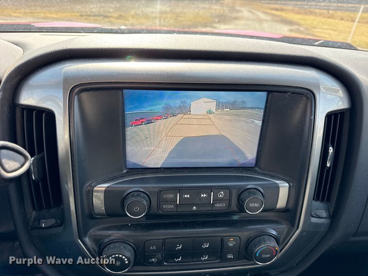 image for item EF2432 2018 Chevrolet Silverado 1500 Ext. Cab pickup truck