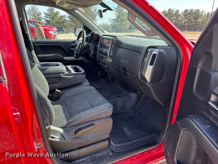 image for item EF2432 2018 Chevrolet Silverado 1500 Ext. Cab pickup truck