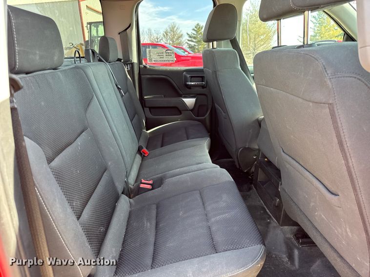 image for item EF2432 2018 Chevrolet Silverado 1500 Ext. Cab pickup truck