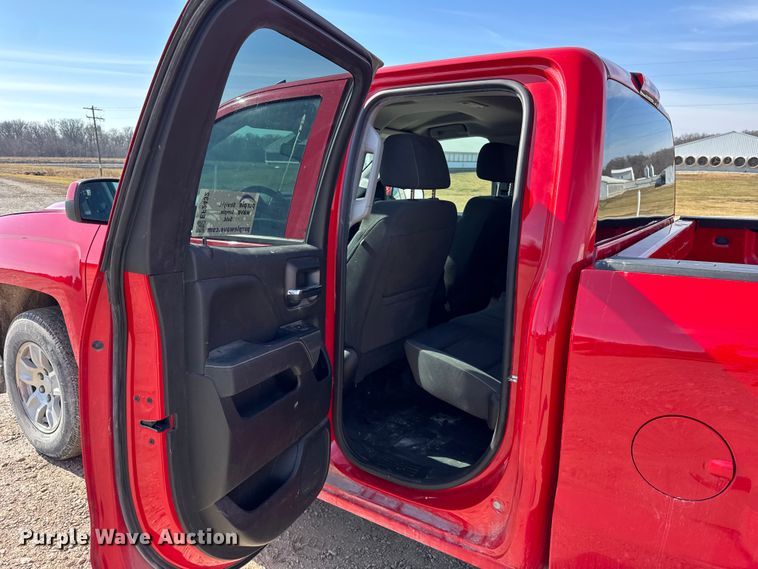 image for item EF2432 2018 Chevrolet Silverado 1500 Ext. Cab pickup truck