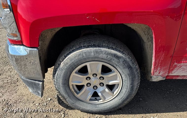 image for item EF2432 2018 Chevrolet Silverado 1500 Ext. Cab pickup truck