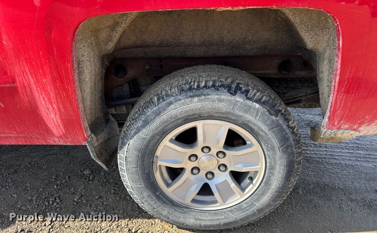 image for item EF2432 2018 Chevrolet Silverado 1500 Ext. Cab pickup truck