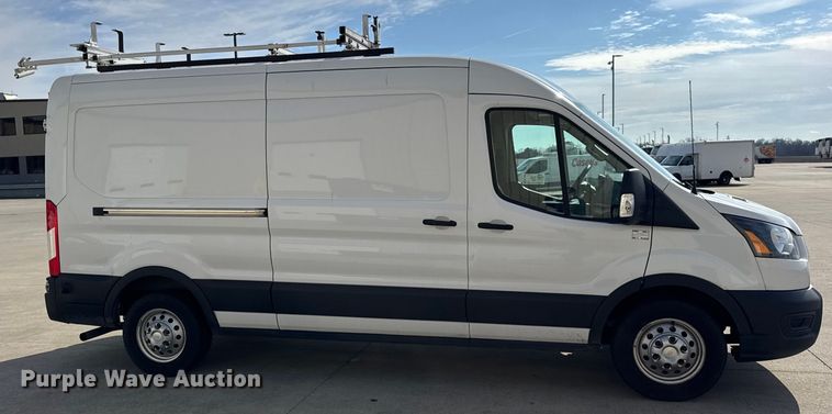 image for item EF2433 2020 Ford Transit utility van