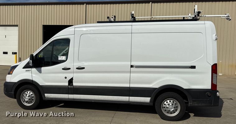 image for item EF2433 2020 Ford Transit utility van