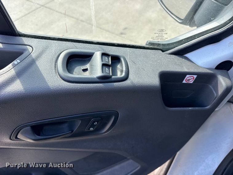 image for item EF2433 2020 Ford Transit utility van