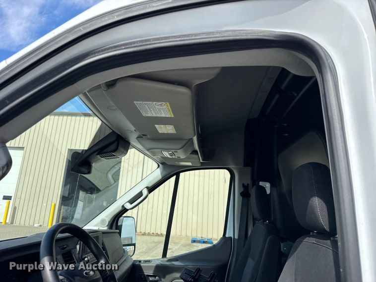 image for item EF2433 2020 Ford Transit utility van