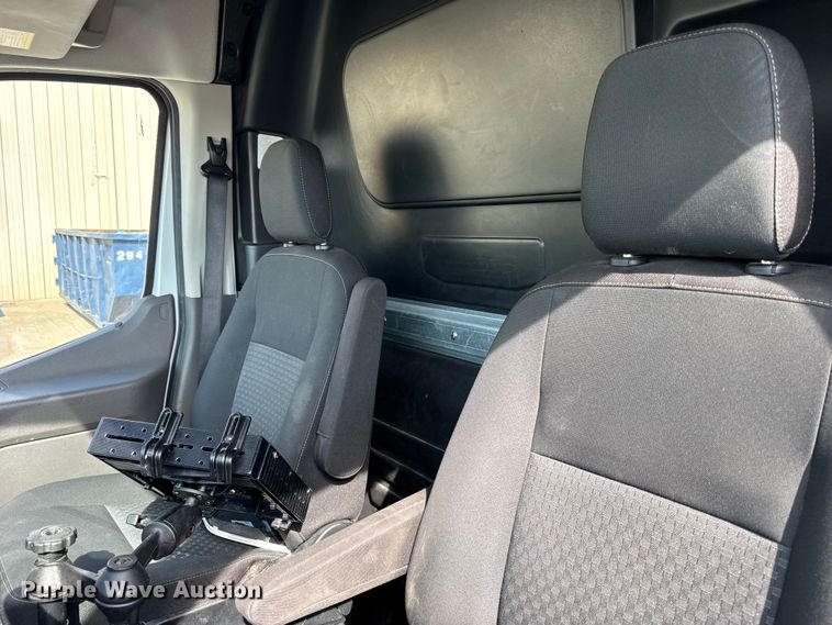 image for item EF2433 2020 Ford Transit utility van