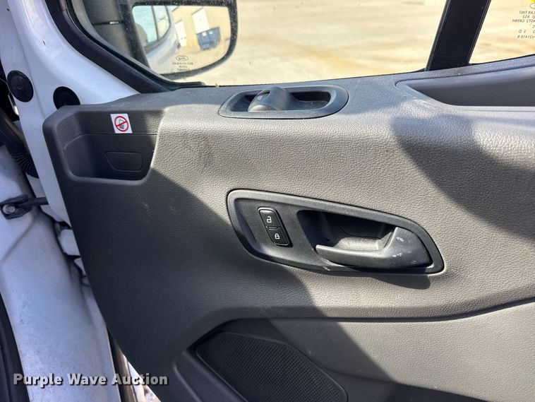 image for item EF2433 2020 Ford Transit utility van