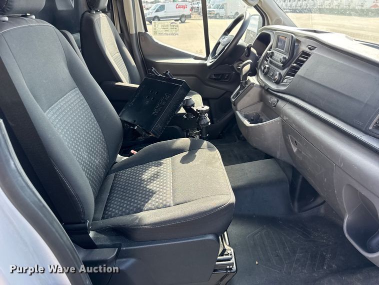image for item EF2433 2020 Ford Transit utility van