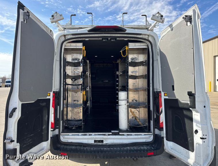 image for item EF2433 2020 Ford Transit utility van