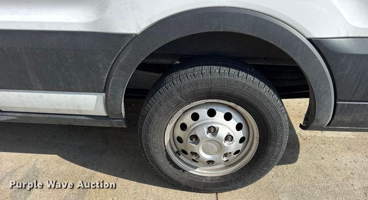 image for item EF2433 2020 Ford Transit utility van