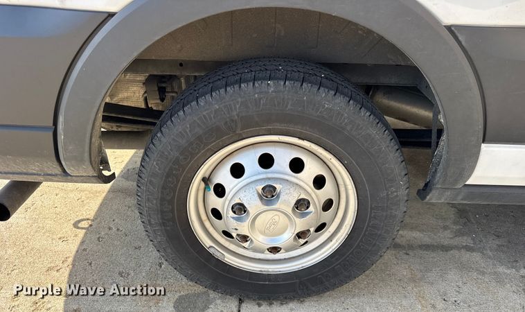 image for item EF2433 2020 Ford Transit utility van