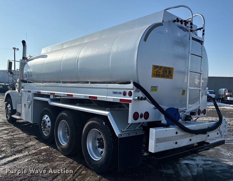 image for item EG2019 2004 Freightliner FLD112 fuel truck