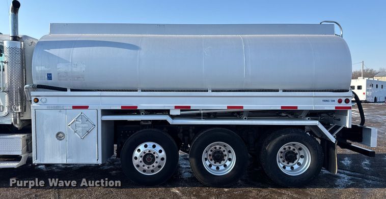 image for item EG2019 2004 Freightliner FLD112 fuel truck