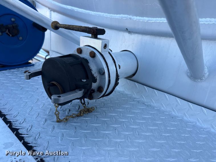 image for item EG2019 2004 Freightliner FLD112 fuel truck