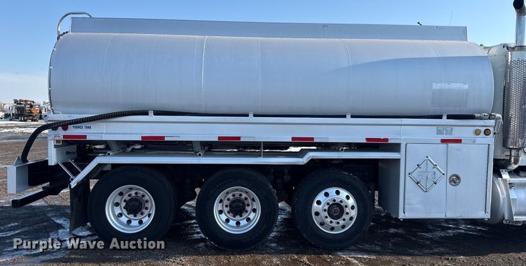 image for item EG2019 2004 Freightliner FLD112 fuel truck