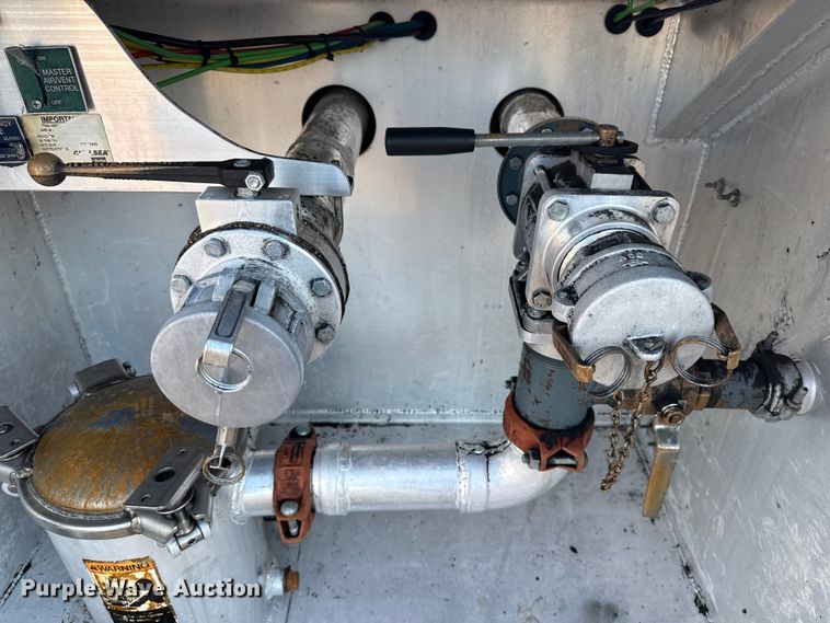 image for item EG2019 2004 Freightliner FLD112 fuel truck