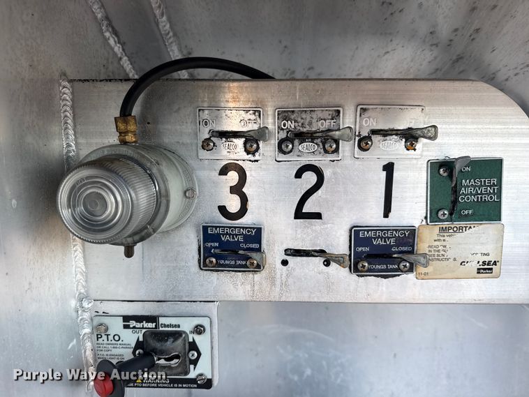 image for item EG2019 2004 Freightliner FLD112 fuel truck